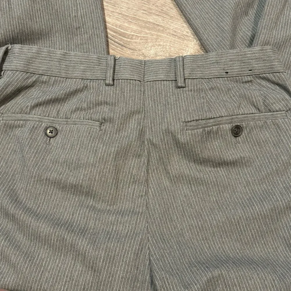 Express Men's Grey and White Pinstriped Dress Pant Size 32 - Picture 8 of 8